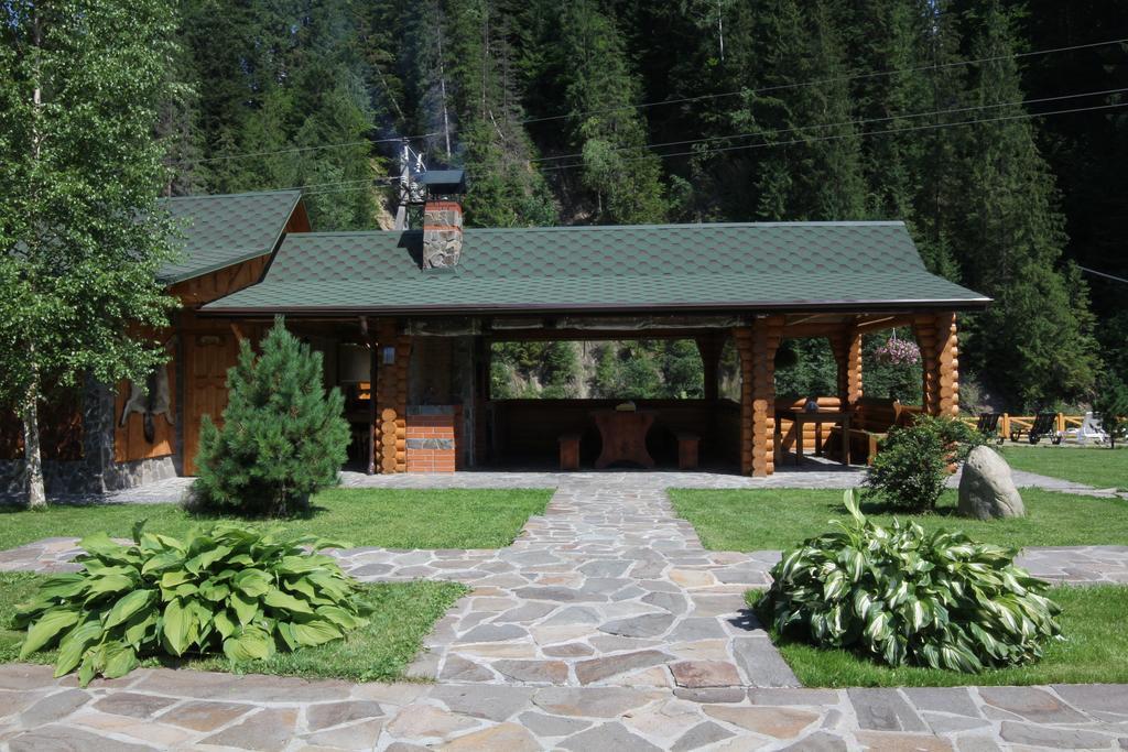 Forest House Tatariv Bagian luar foto